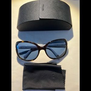 Prada sunglasses *Excellent condition*